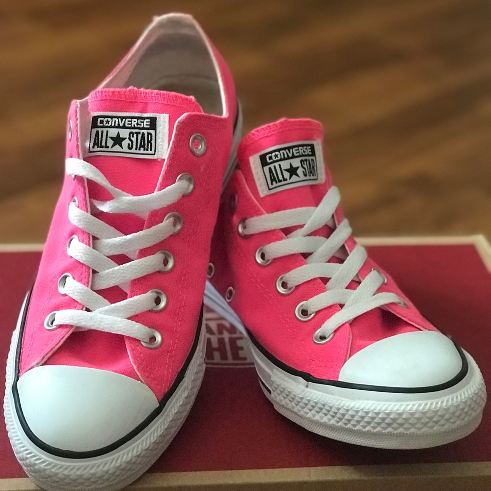 Ladies Converse Low Top Shoes